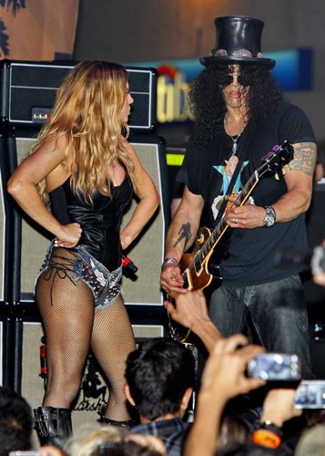 Beautiful Dangerous Feat Fergie Slash Feat Fergie Last Fm