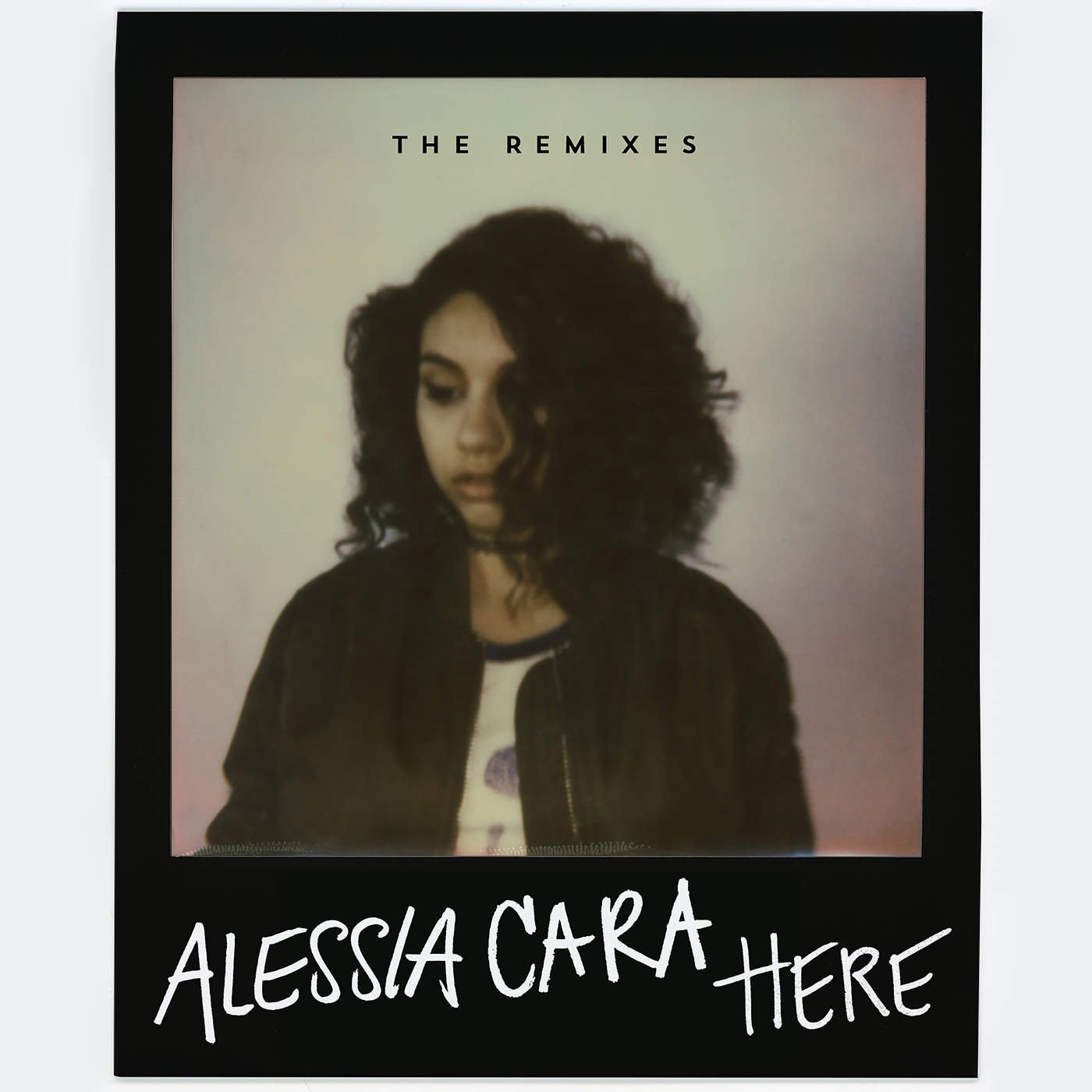 Here песня слушать. Alessia cara обложки. Here песня. Alessia cara here обложка. Alessia cara альбомы.