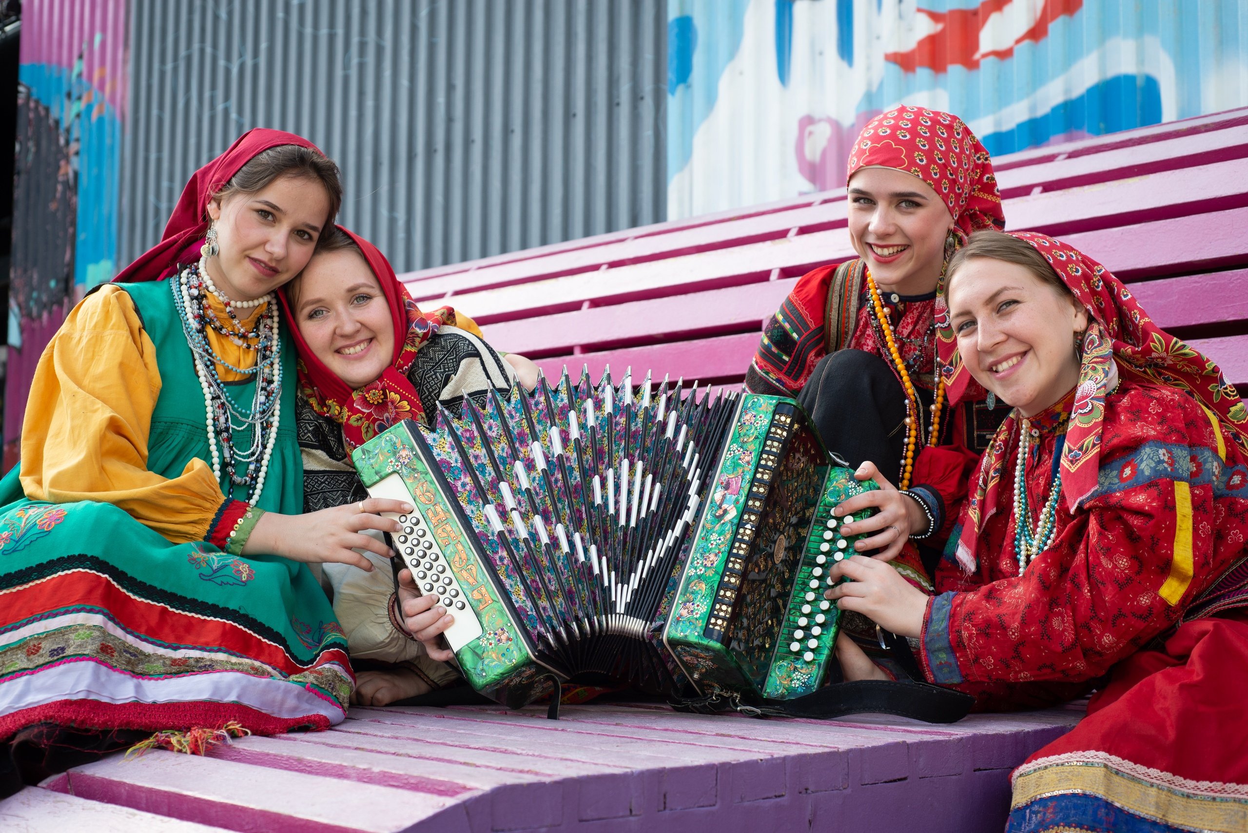 Фолк группа голубушки. Clever folk. Clever folk. Clever folk. Фолк гр клевер.