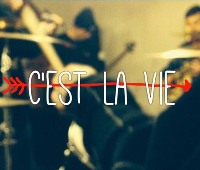 C est la vie песня