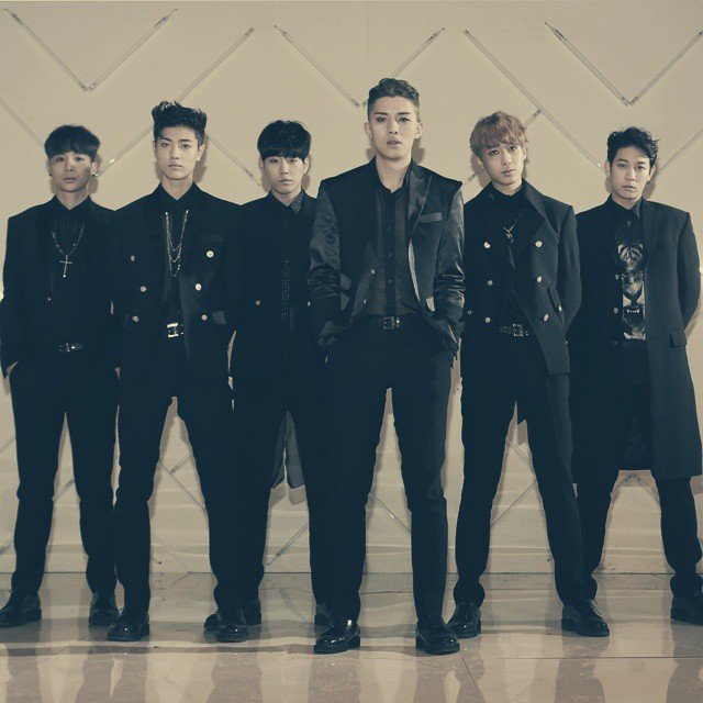 Lee ki taek. Mr tiger группа. Mr. Mr корейская группа. Mr mr out.