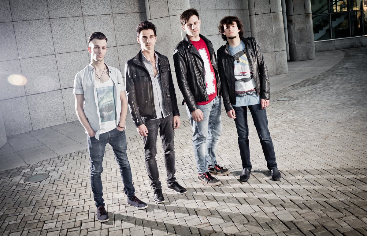 рок группа ванилла скай. 100 лица группа. 100лица кальянная. 100лица фото. 100 лиц.