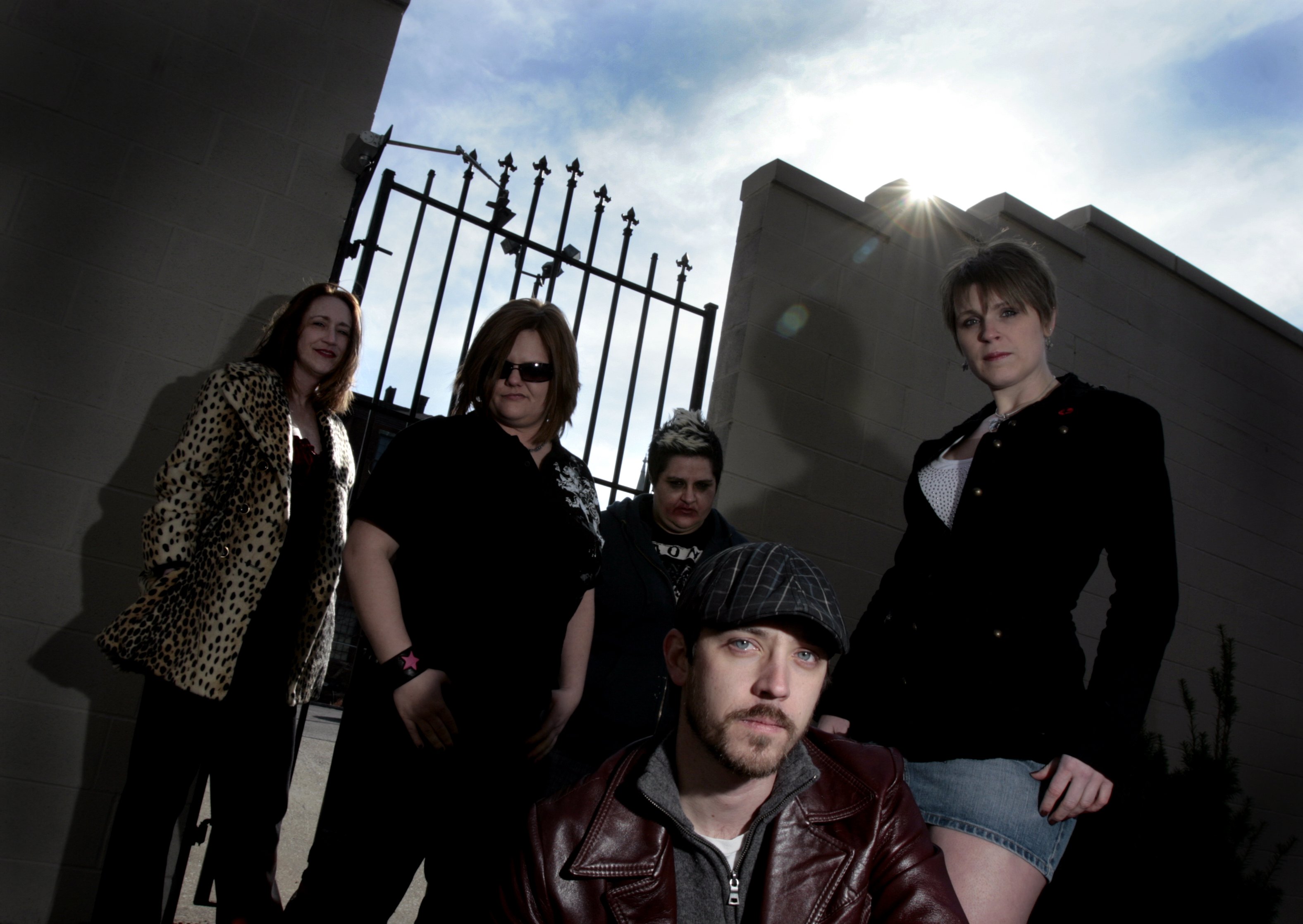 Hollenthon дискография. группа zombie цвет. White zombie 1989. группа zombie цвет. Toxic группа.