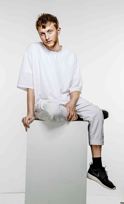 певец elias grimstad. Tricky evolution revolution love. Revolution elias перевод. Elias berntson. Elias музыкант википедия святой бьютифул.