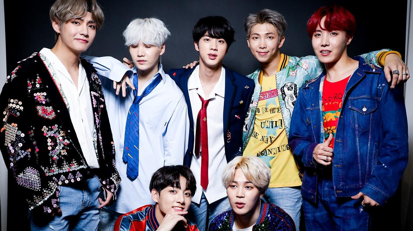 Кей поп группу bts. Корейская группа бтс. корейская бойзбенд группа bts. группа bts участники. бтс участники ы.