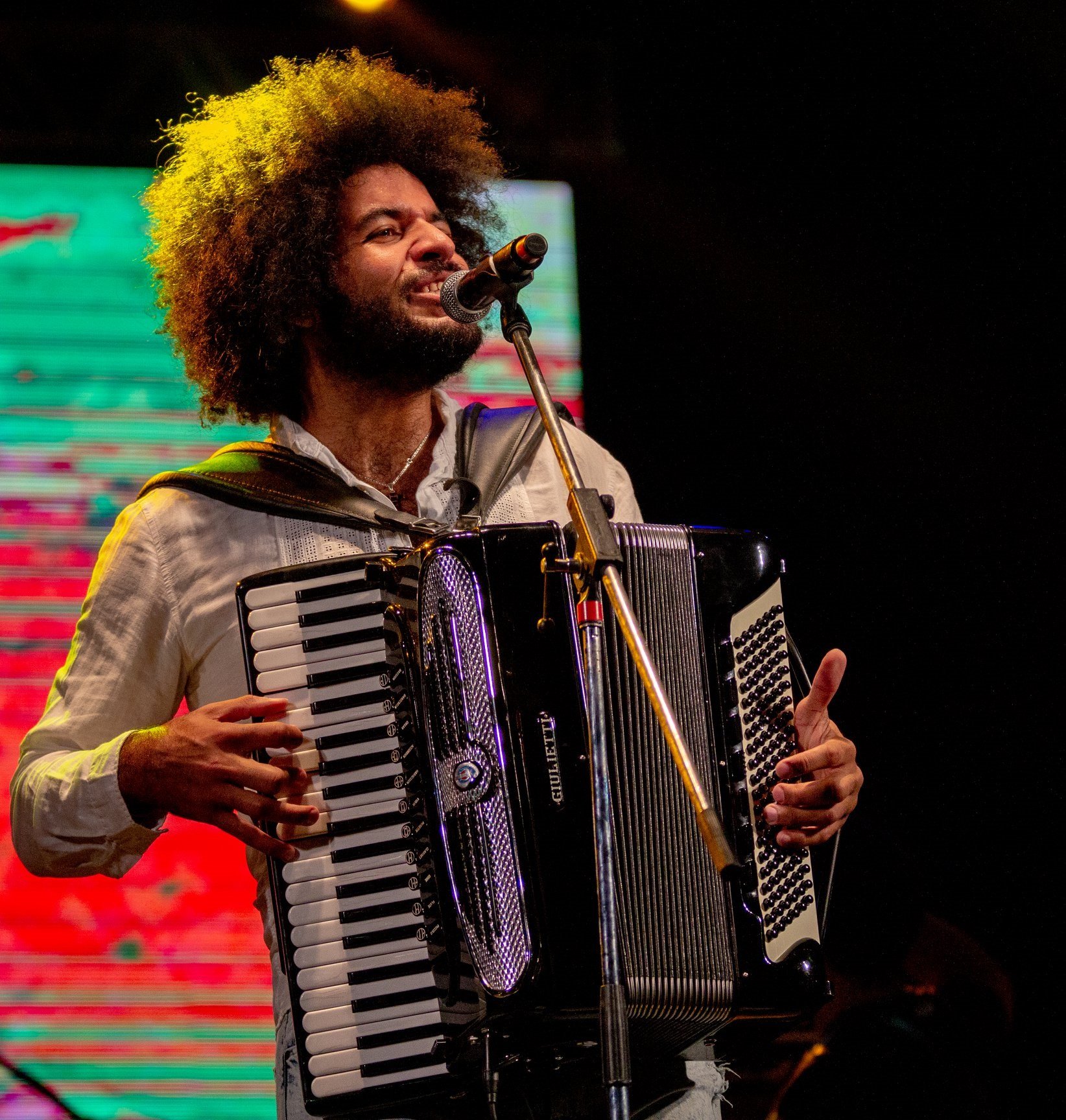 Músicas, vídeos, estatísticas e fotos de Mestrinho Músicas, vídeos, estatísticas e fotos de Mestrinho