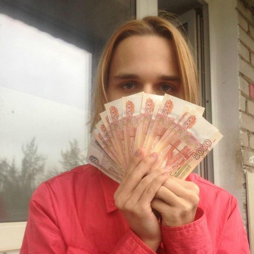 Скалли Милано
