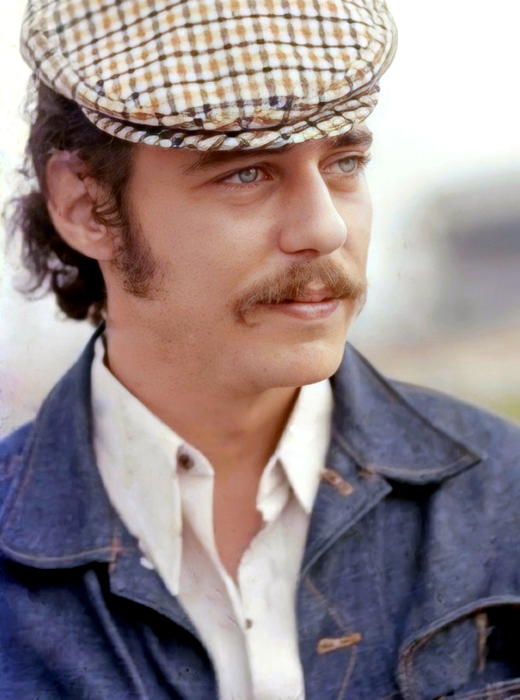 Músicas, vídeos, estatísticas e fotos de Chico Buarque | Last.fm