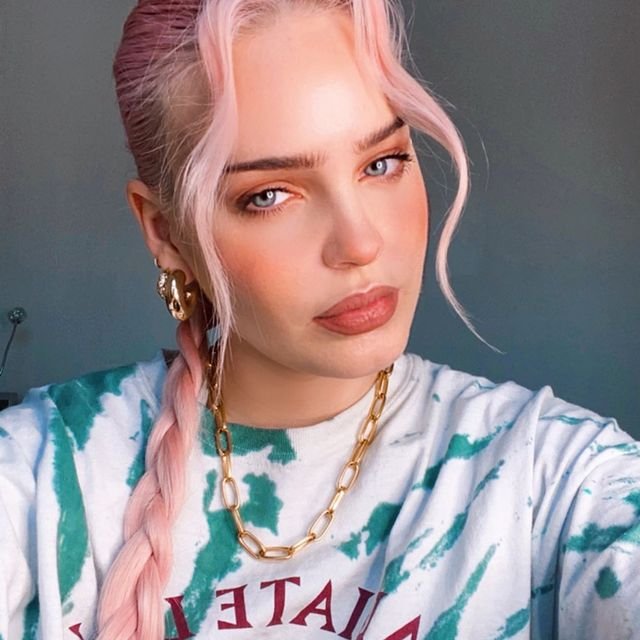 what is anne marie net worth - Ilustrasi 3