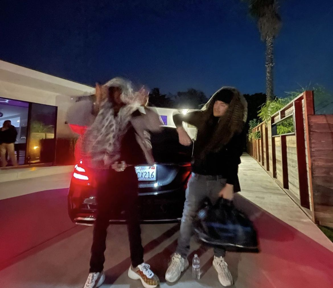 2 alive. Yeat want u want 2. Yeat want u want 2. Yeat want u want 2. Erika песня.