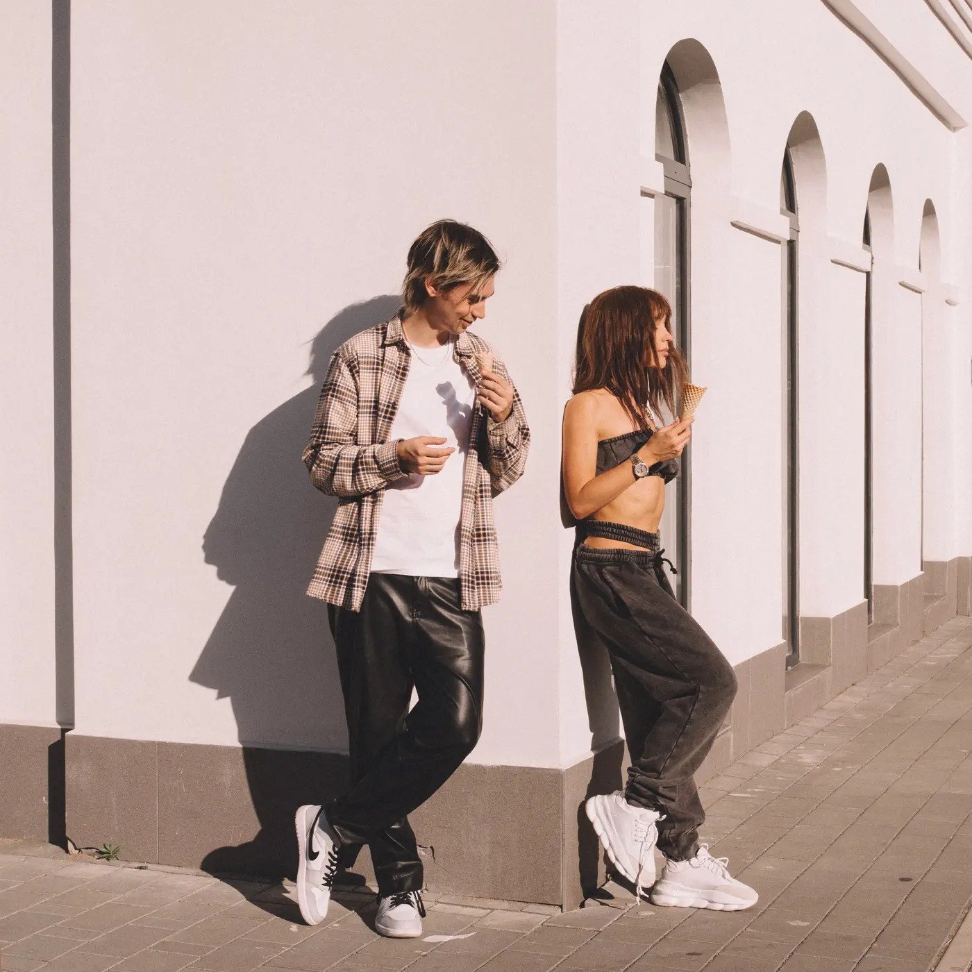 уродливый свитер скрепка. песня кофта. толстовка eminem. песня кофта. альбом sweater слушать.