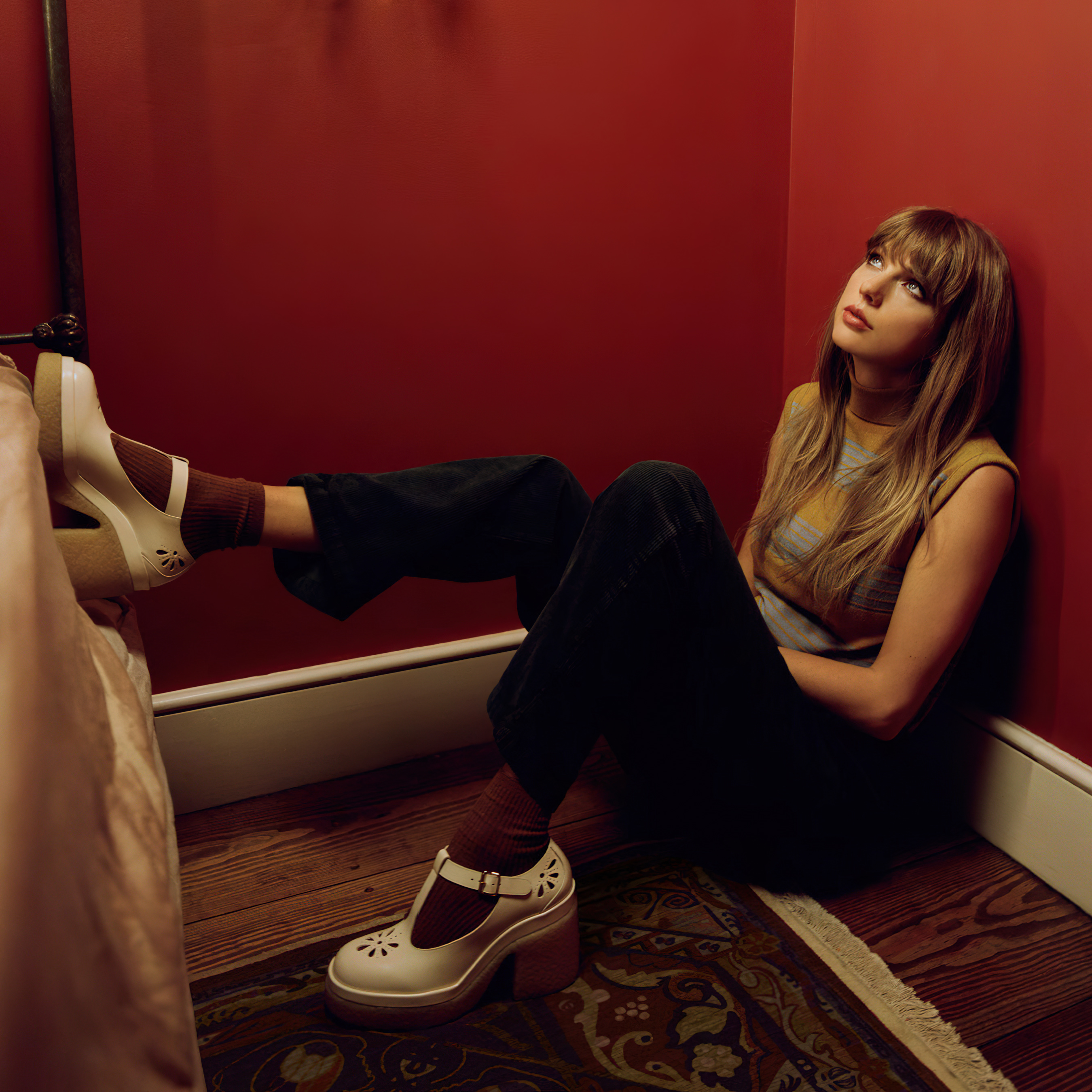 Paris swift. Midnights taylor. taylor swift midnights. midnights тейлор свифт обложка. taylor swift midnights photoshoot.