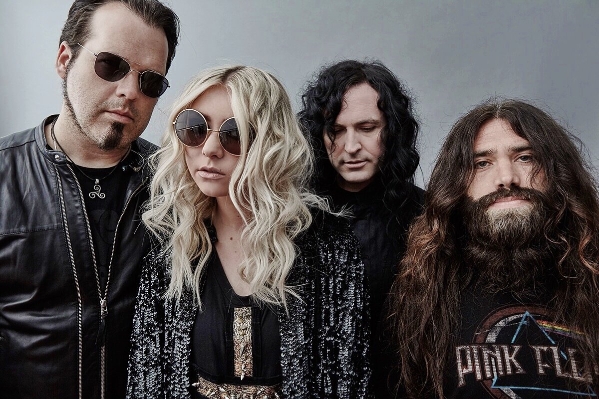 The pretty reckless гитарист. The pretty reckless death by rock and roll. Группа the pretty reckless. Группа претти реклесс. The pretty reckless концерт.