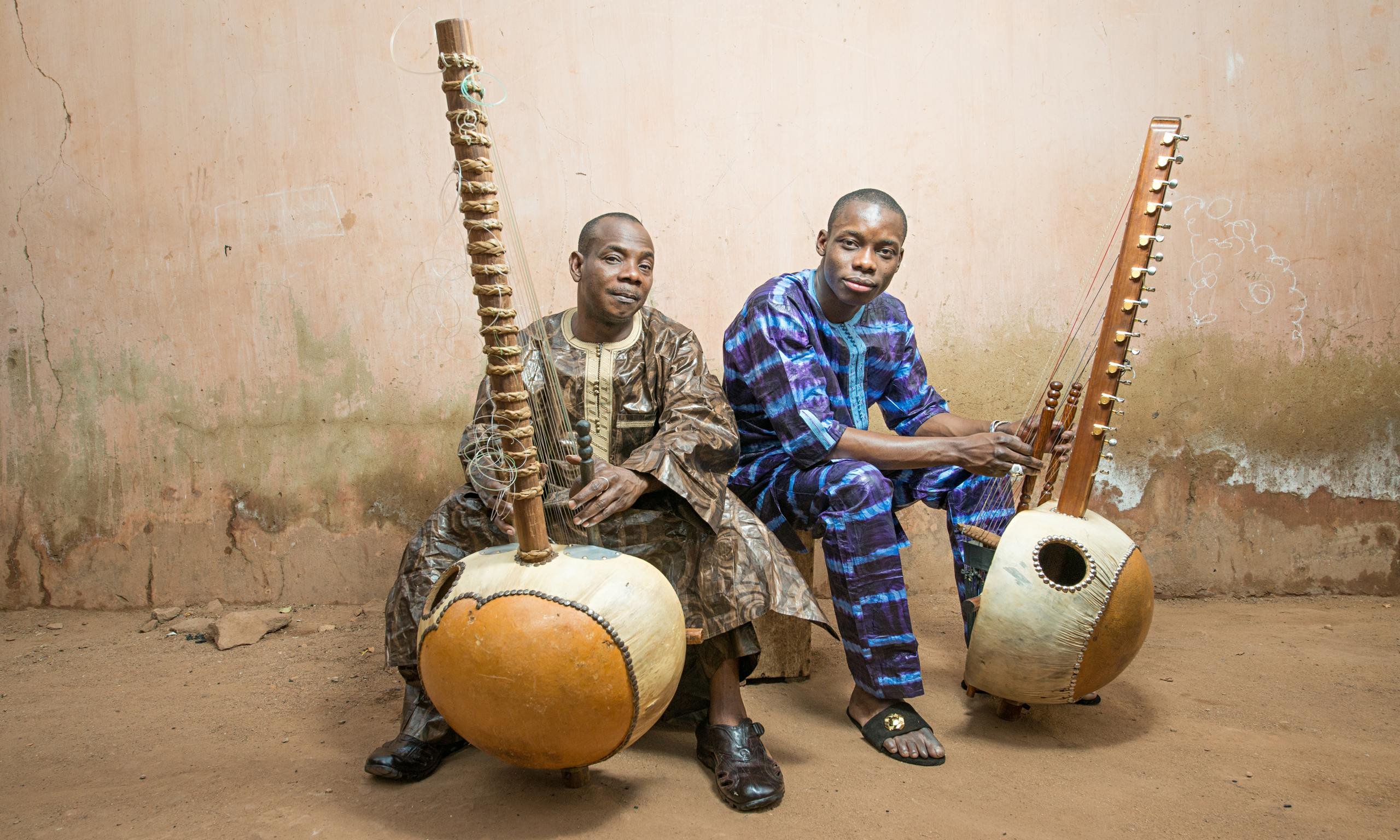 Современная африканская музыка. Африканские инструменты. Музыкальные инструменты Африки. Инструмент из Африки. Музыкальные инструменты африканцев.