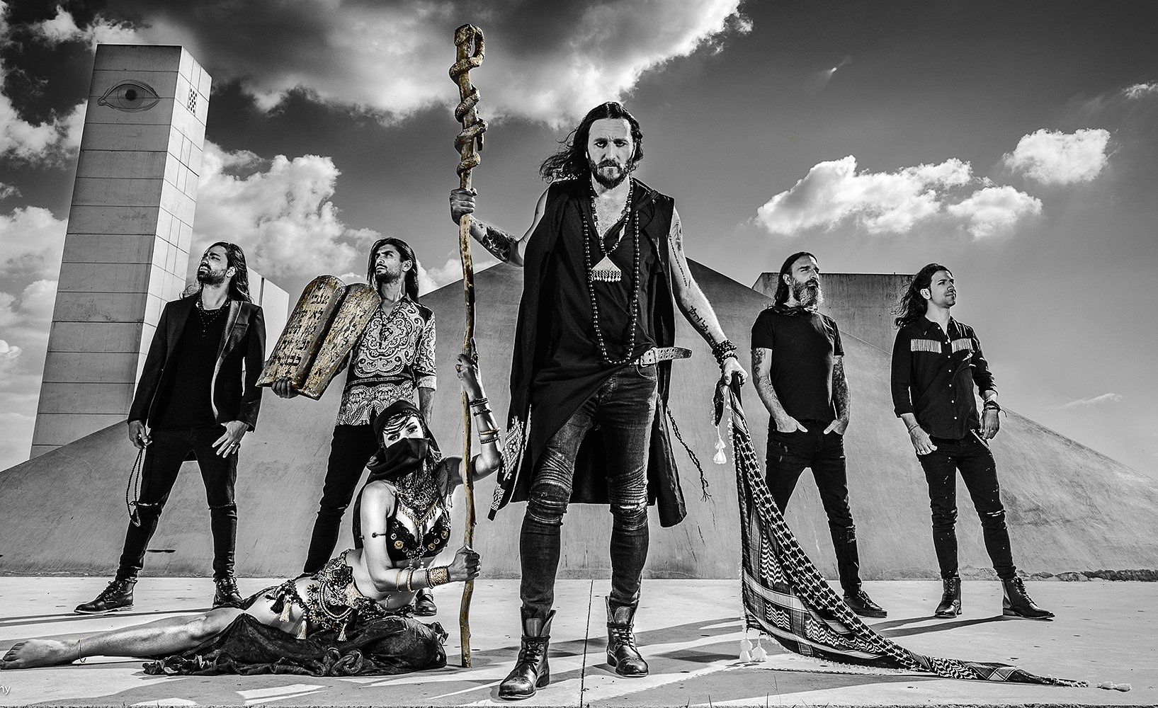 Ласт ленд. Orphaned Land группа. Orphaned Land вокалистка. Израильская рок группа. Orphan Gypsy группа.