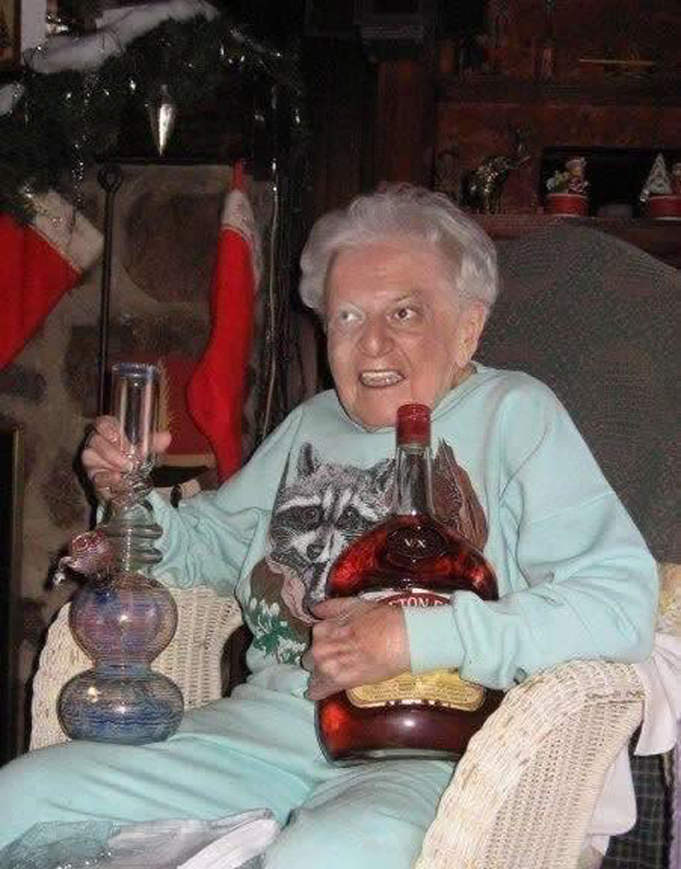 Смешные мемы с бабкой гренни Pin by James Nile on Wat Wat lady, Wat meme, Old lady meme