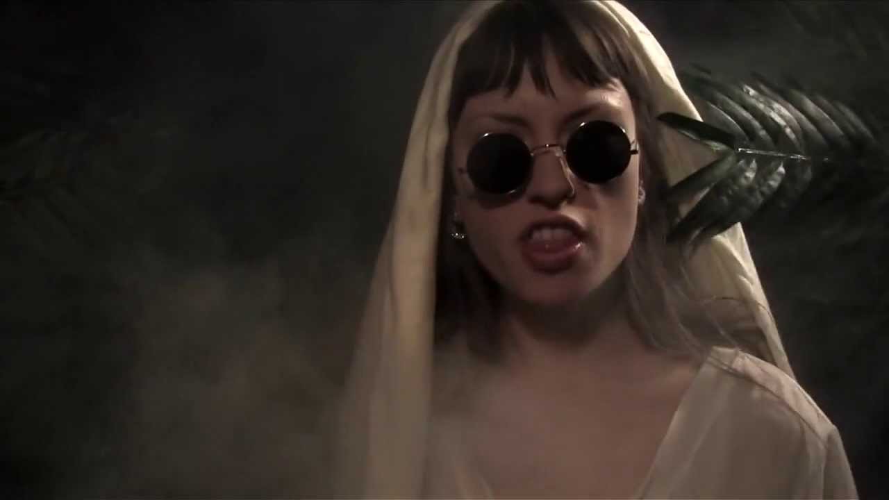 Buttress ishium. Brutus by the buttress. The buttress группа. Brutus the buttress перевод песни. Brutus the buttress перевод песни.