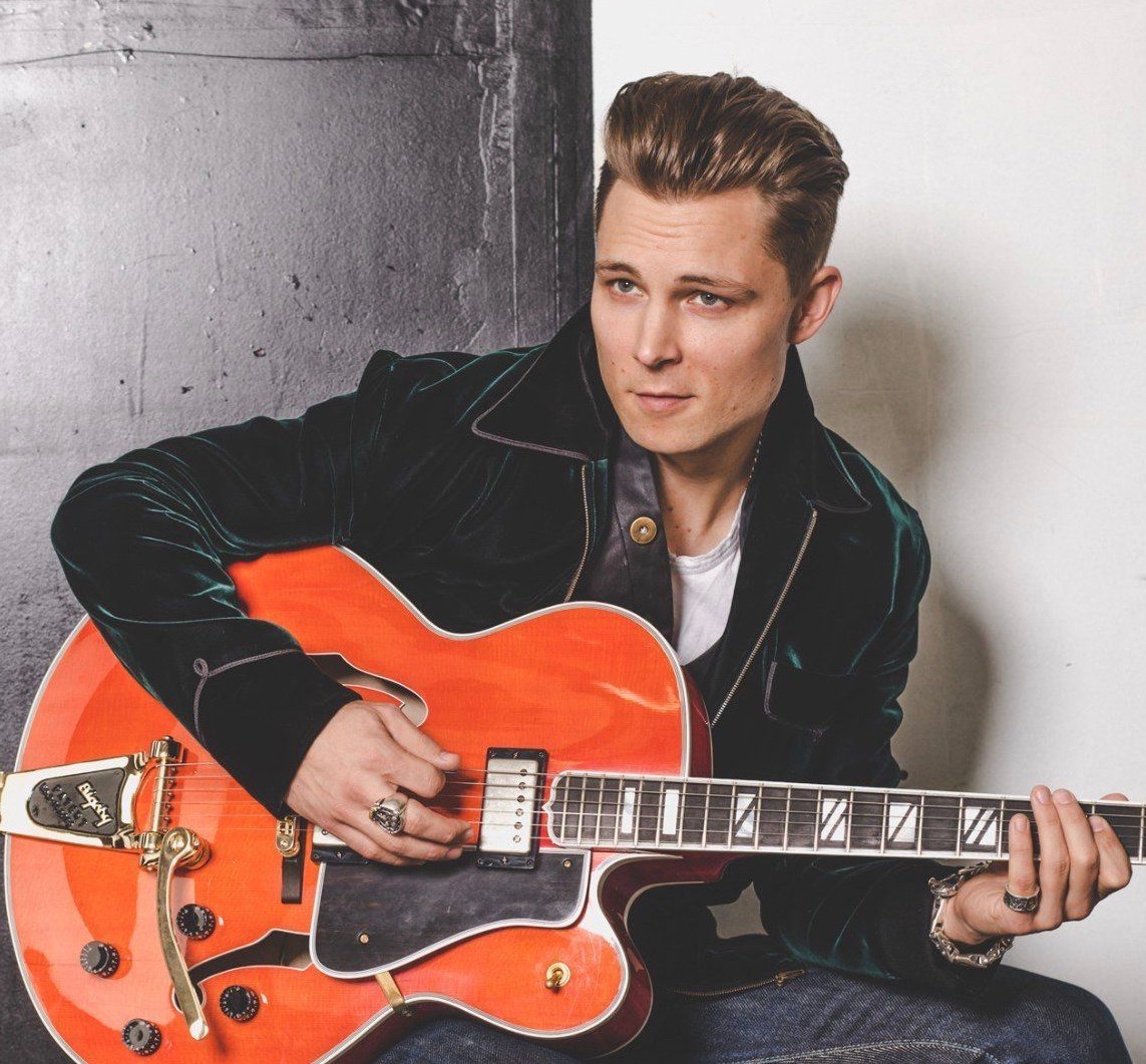 Helluva Life | Frankie Ballard | 8tracks radio