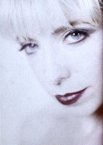 julee cruise artificial world