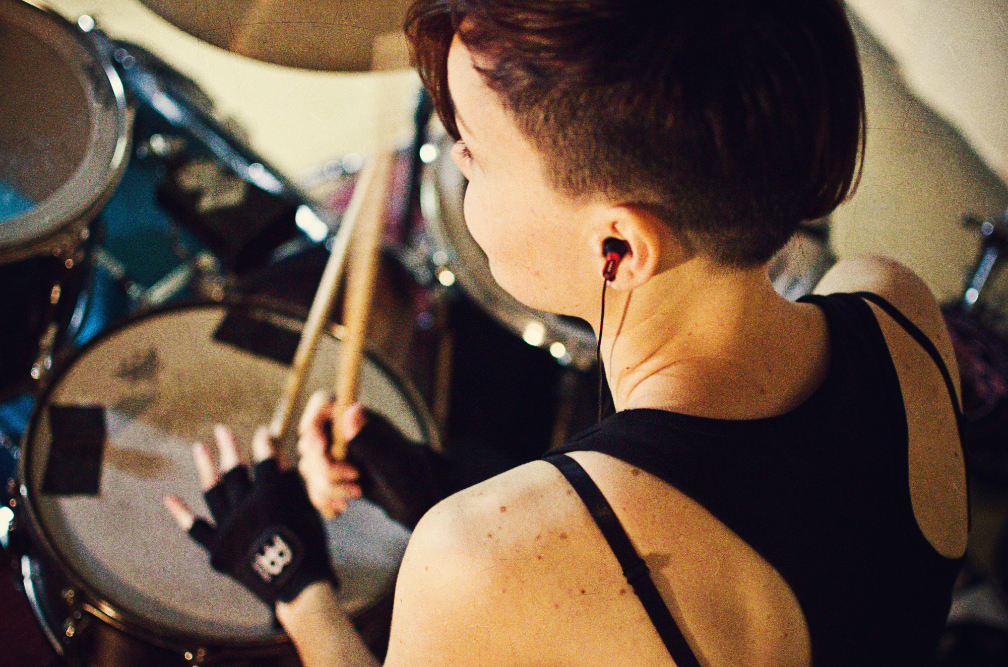 Джон дориан клиника. Закрытые глаза в профиль мужчина. Profile keeps. Remain calm. Profile keeps.