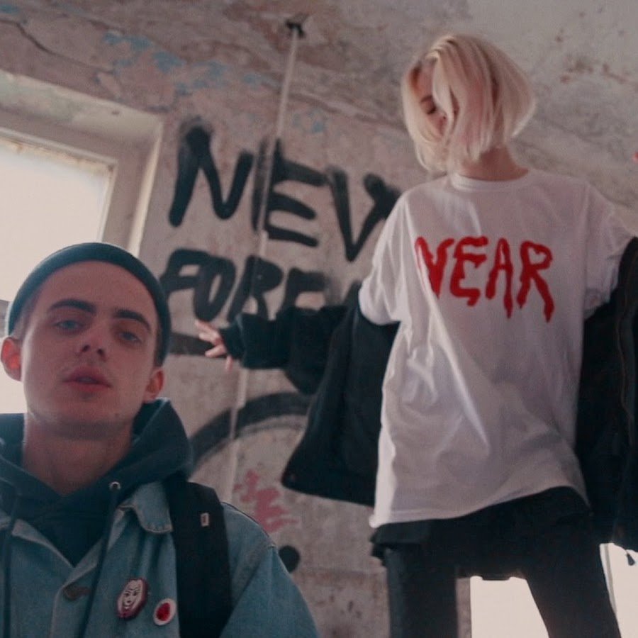 Молли рок группа. П͇о͇ш͇л͇а͇ м͇и͇л͇л͇и͇. Группа молли бледный. Группа молли бледный. Когда вышел последний трек пошлой молли.