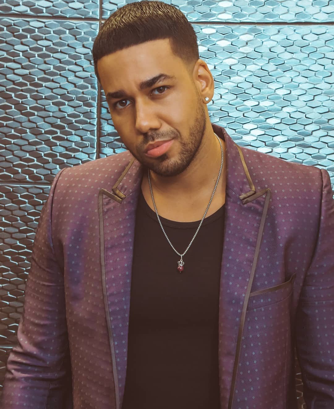 Romeo Santos Discover The Iconic Charm Of Corte De Romeo Santos