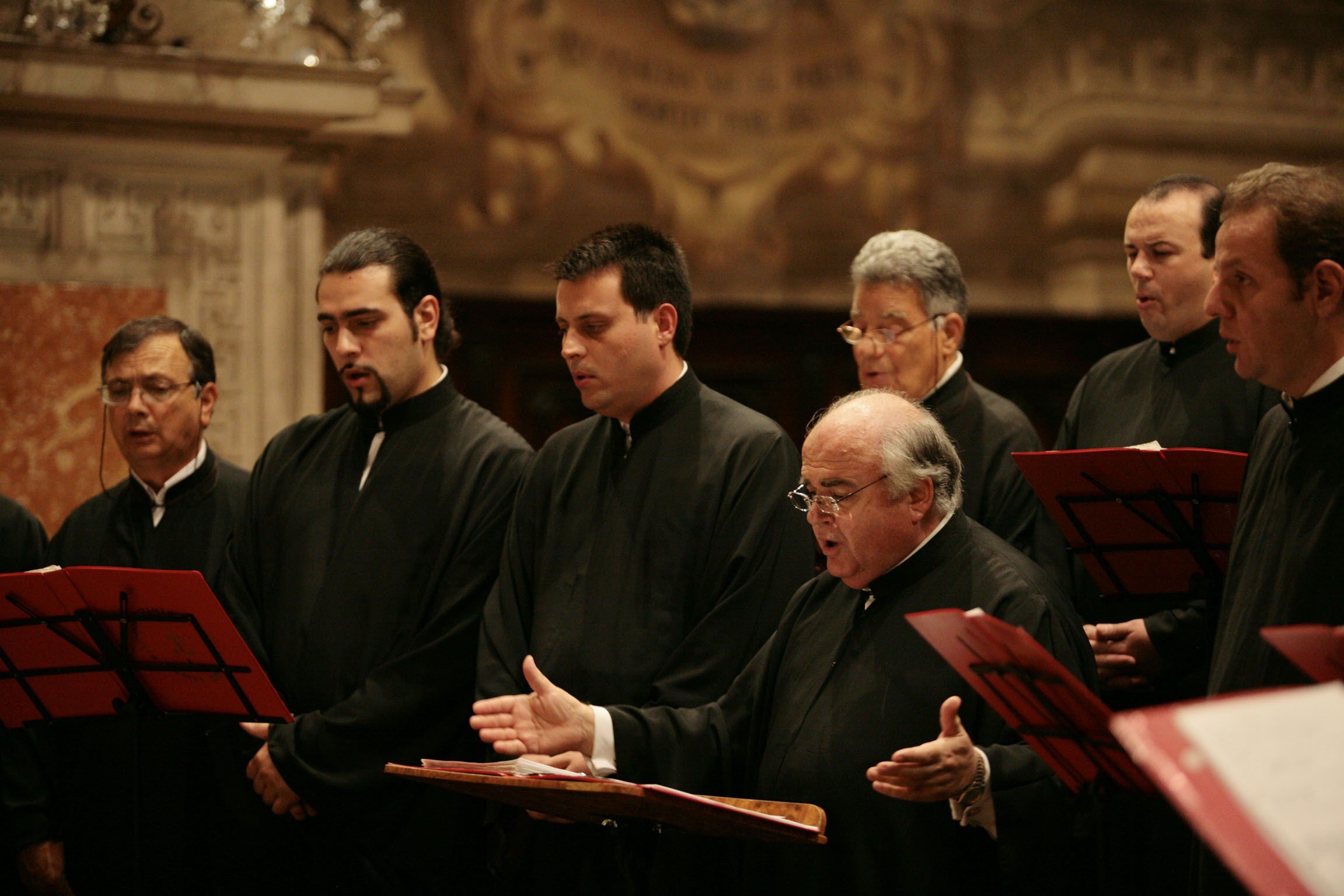 древнее церковное пение. церковный хор византия. григорианский хорал певчие. святая гора афон монастыри монахи. греческие церковные песнопения.