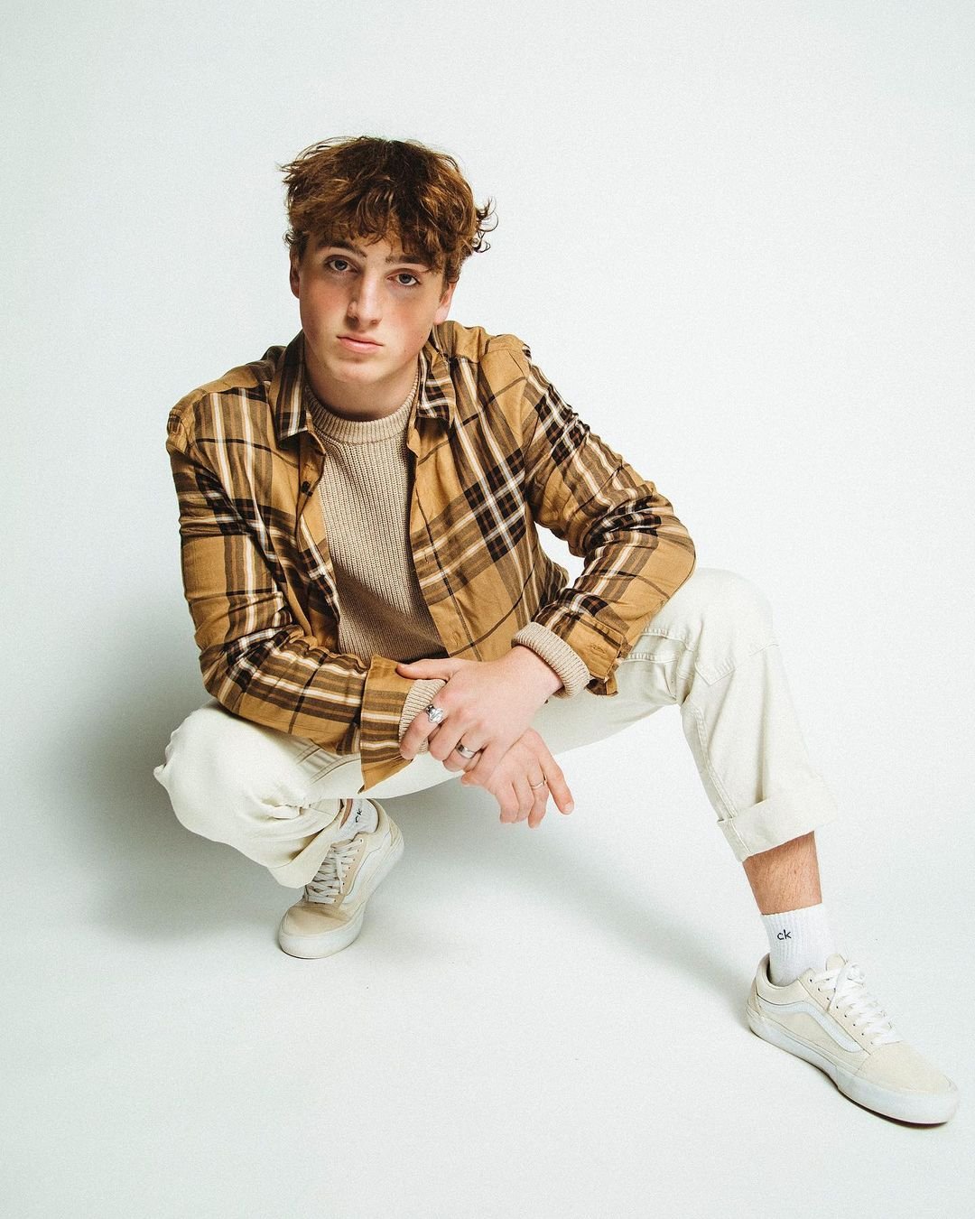 Дэниэл бенсон 2021. Beautiful things benson boone. Benson boone ghost town. Бенсен пивец. Benson boone.