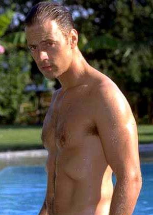 Үлкен еріндері бар порноактриса Жасырын камера монша сарбаздарының дәретханасы