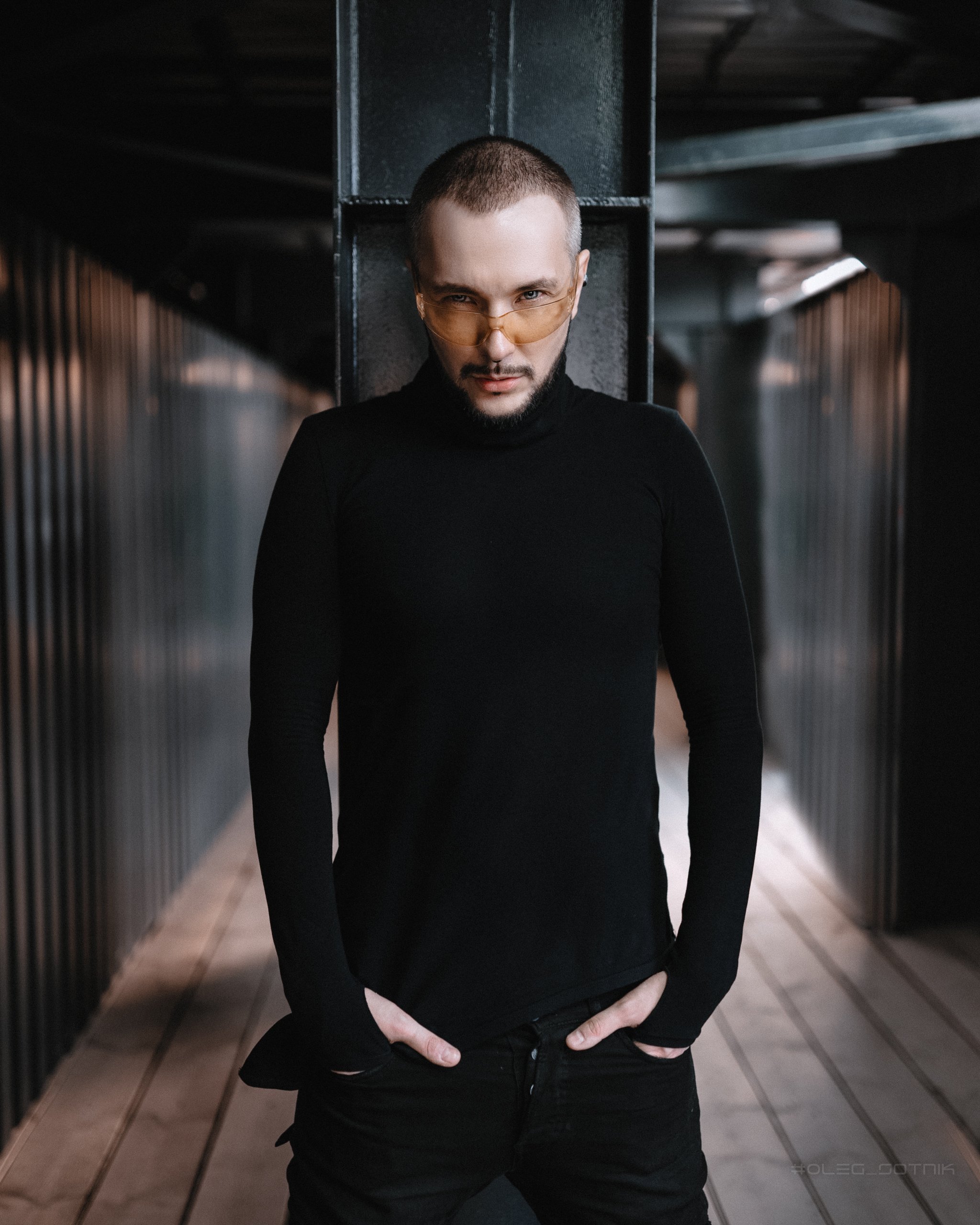 Dик. денис разумный песни. разумный денис вячеславович. разумный певец. разумный исполнитель.