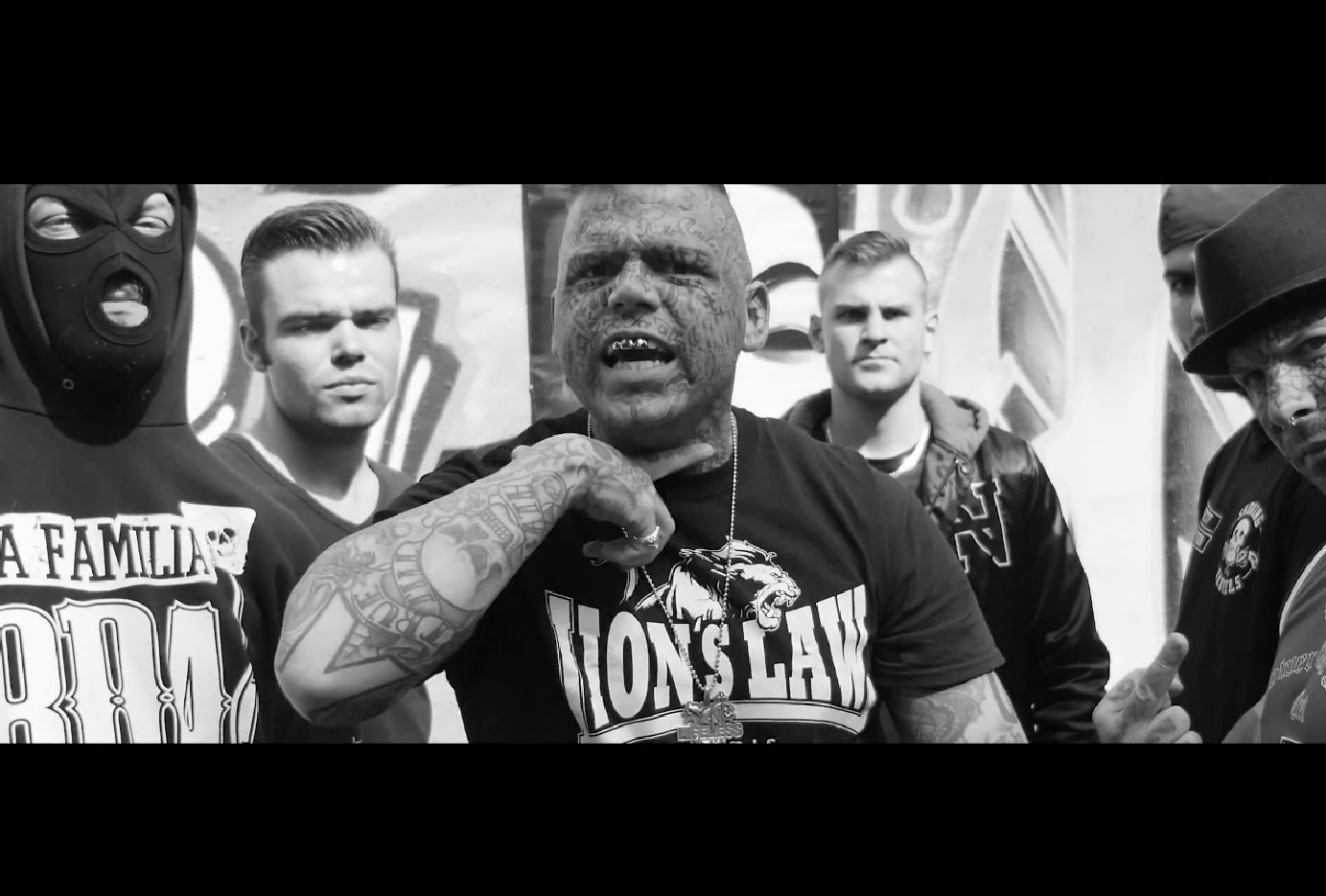 Guns daniel. Йонас кьеллгрен raubtier. Guns daniel. Невiдомий ft mein brennpunkt & daniel gun. Paradox daniel.