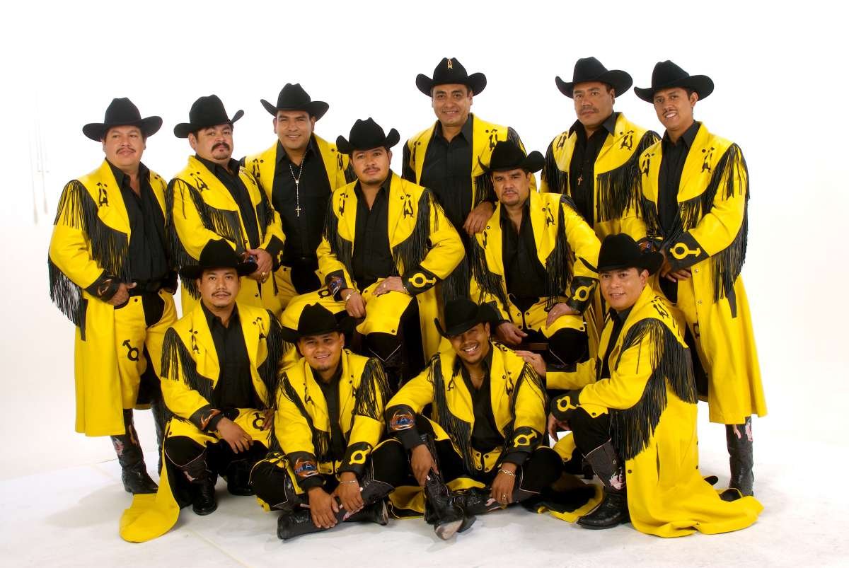 Top 79+ imagen banda machos outfit Abzlocal.mx