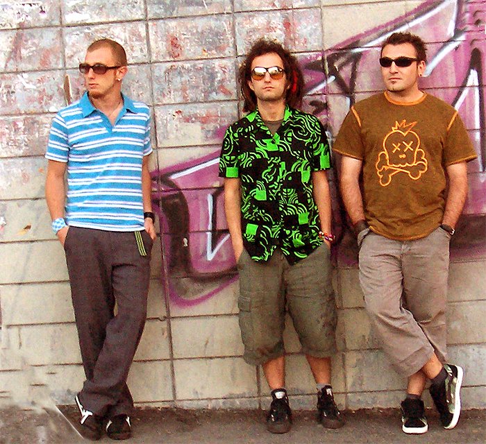 Direct music, videos, stats, and photos Last.fm