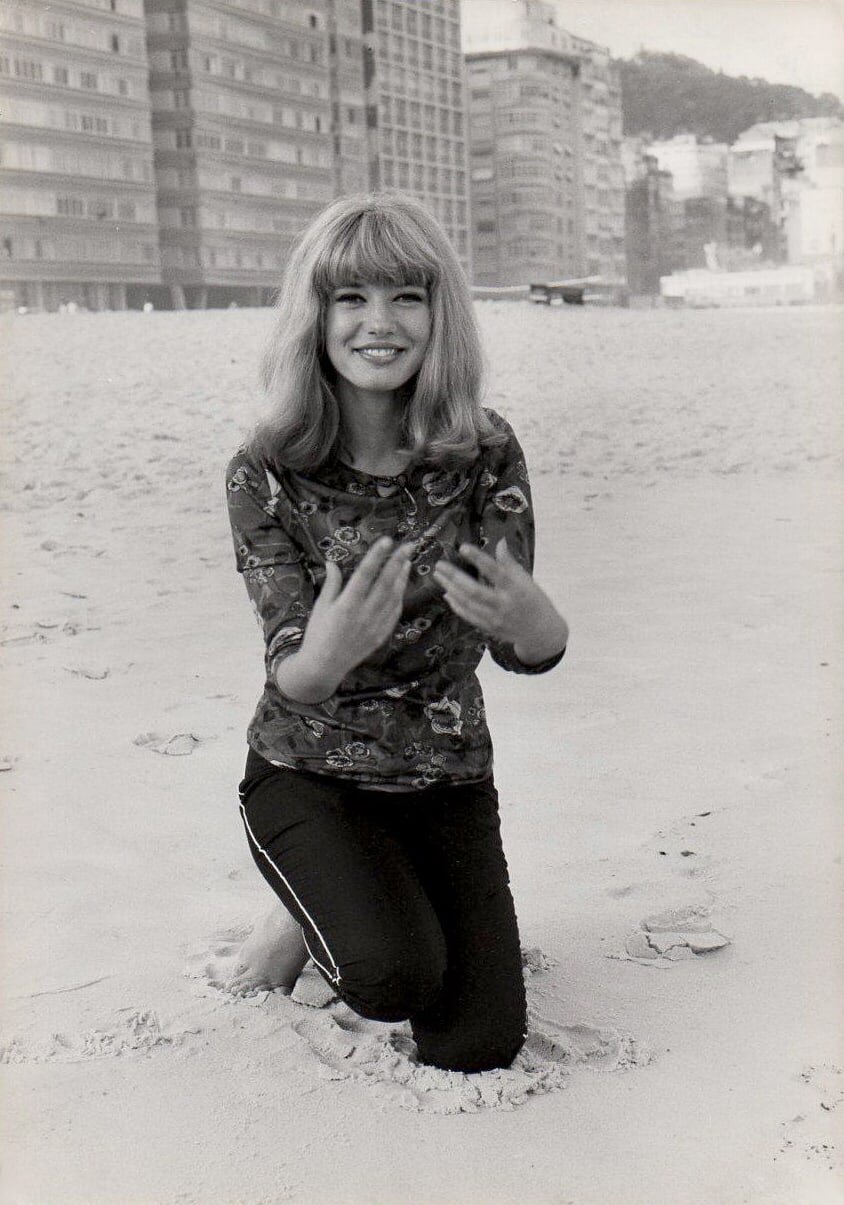 Zou Bisou Bisou Gillian Hills Lastfm