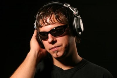 Dj tour. Дж тур т2. Ивано франковск ночной клуб фото. Диджей на концерте. Departure знаки.