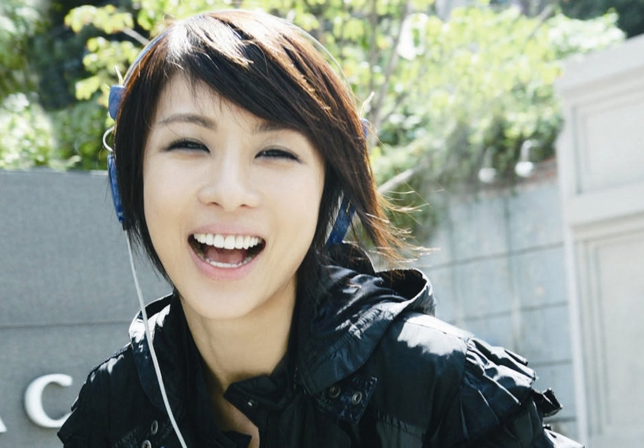 Won last longer. Ha ji won.