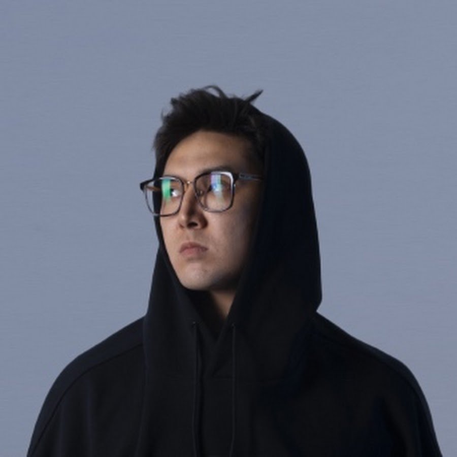 Sam cosmo. Sam cosmo певец. Sam cosmo. Sam cosmo lalala текст. Sam cosmo.