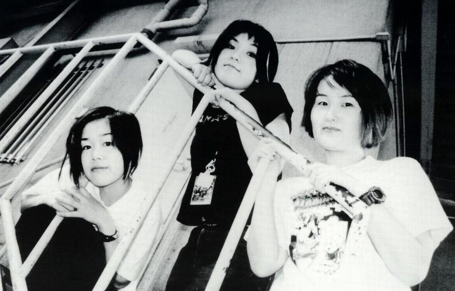 イエローマシンガン　トリオガールズハードコアパンク イエローマシンガン トリオガールズハードコアパンク