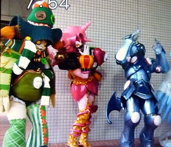 キャンデリラ アイガロン ラッキューロ Photos 1 Of 2 Last Fm