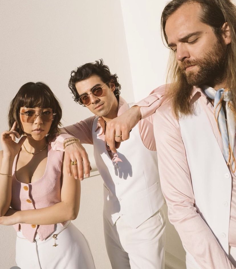 Cake By The Ocean DNCE 8tracks radio