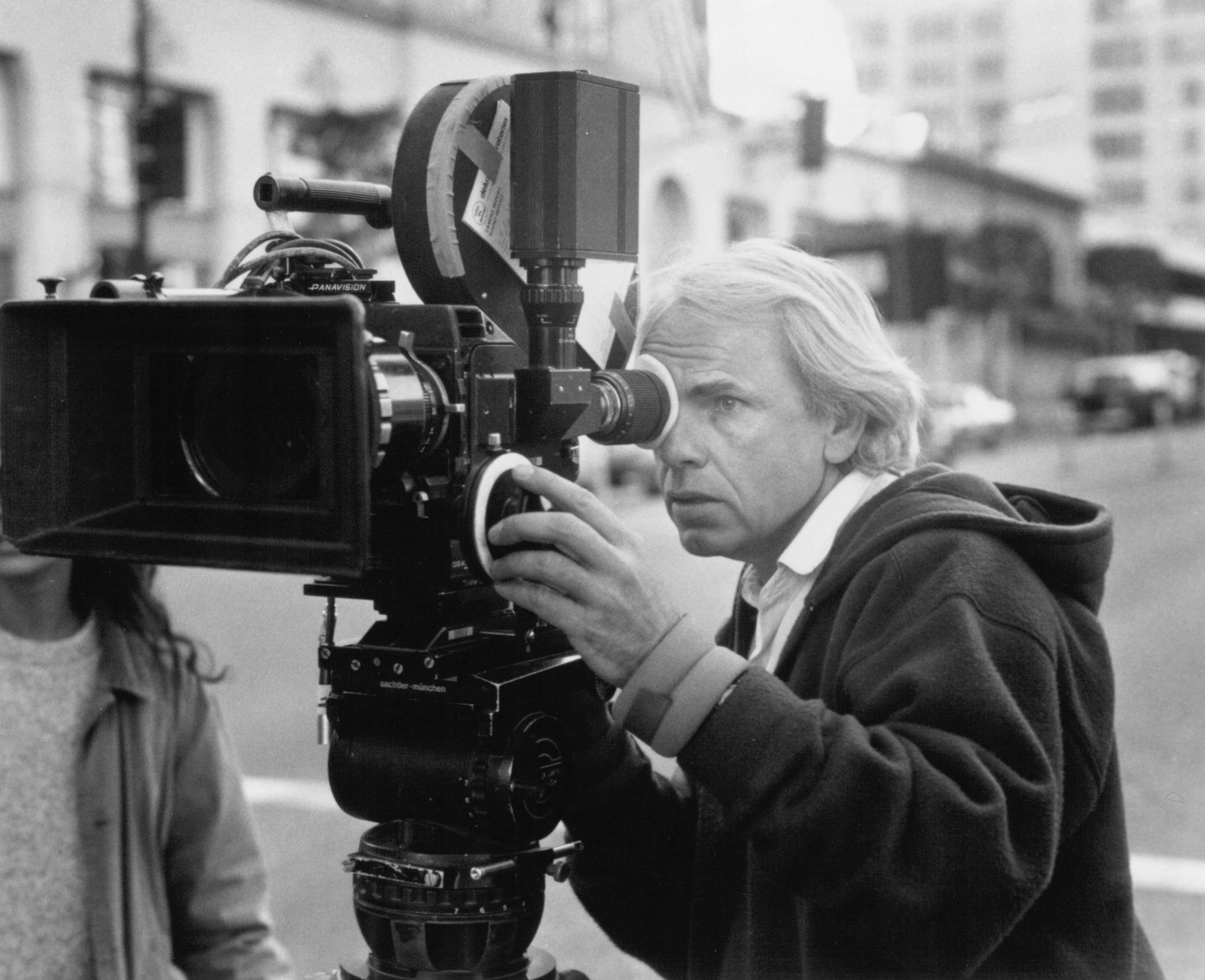 владислав тарик режиссер. мауро фиоре. оператор с камерой. все хорошие фотографы и кинооператоры знают. профессия фотокорреспондент.