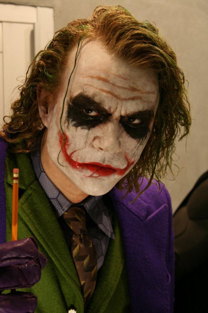 Как выглядит настоящий джокер Creepy Early Concept Designs For The Joker In THE DARK KNIGHT Joker, Dark knight