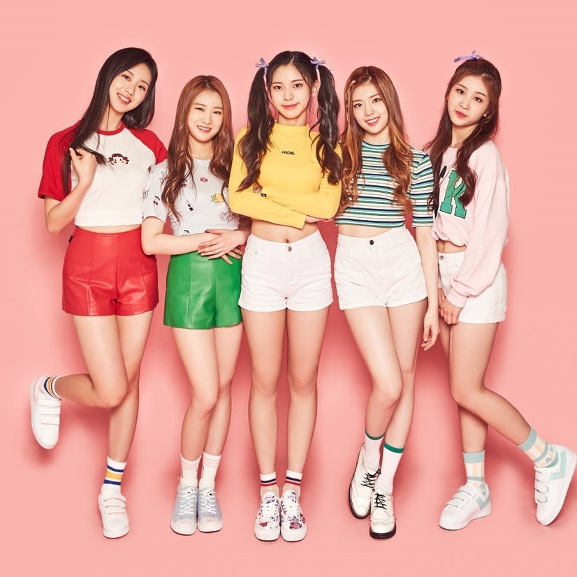 леди диана форма черлидерш банни. название команды черлидерш. девчачьи команды. леди диана черлидерши фрогс. эмилия маккарти черлидерша.