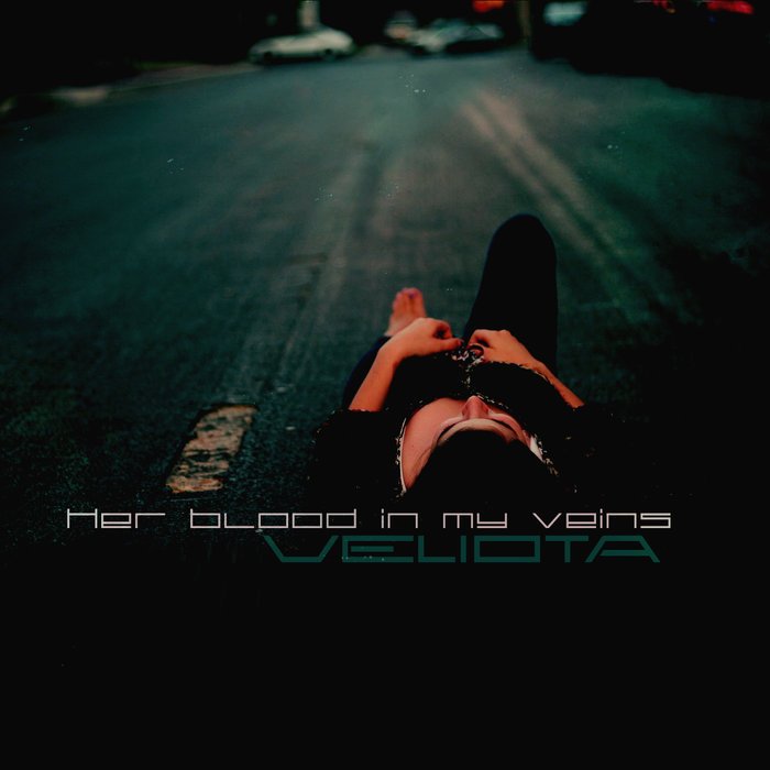 In her blood. In her blood. Her last sight группа. In her blood. Из человека выкачивают кровь.