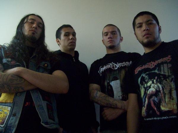 https://lastfm.freetls.fastly.net/i/u/ar0/c971b67884064a2caf6450e07e265e33.jpg