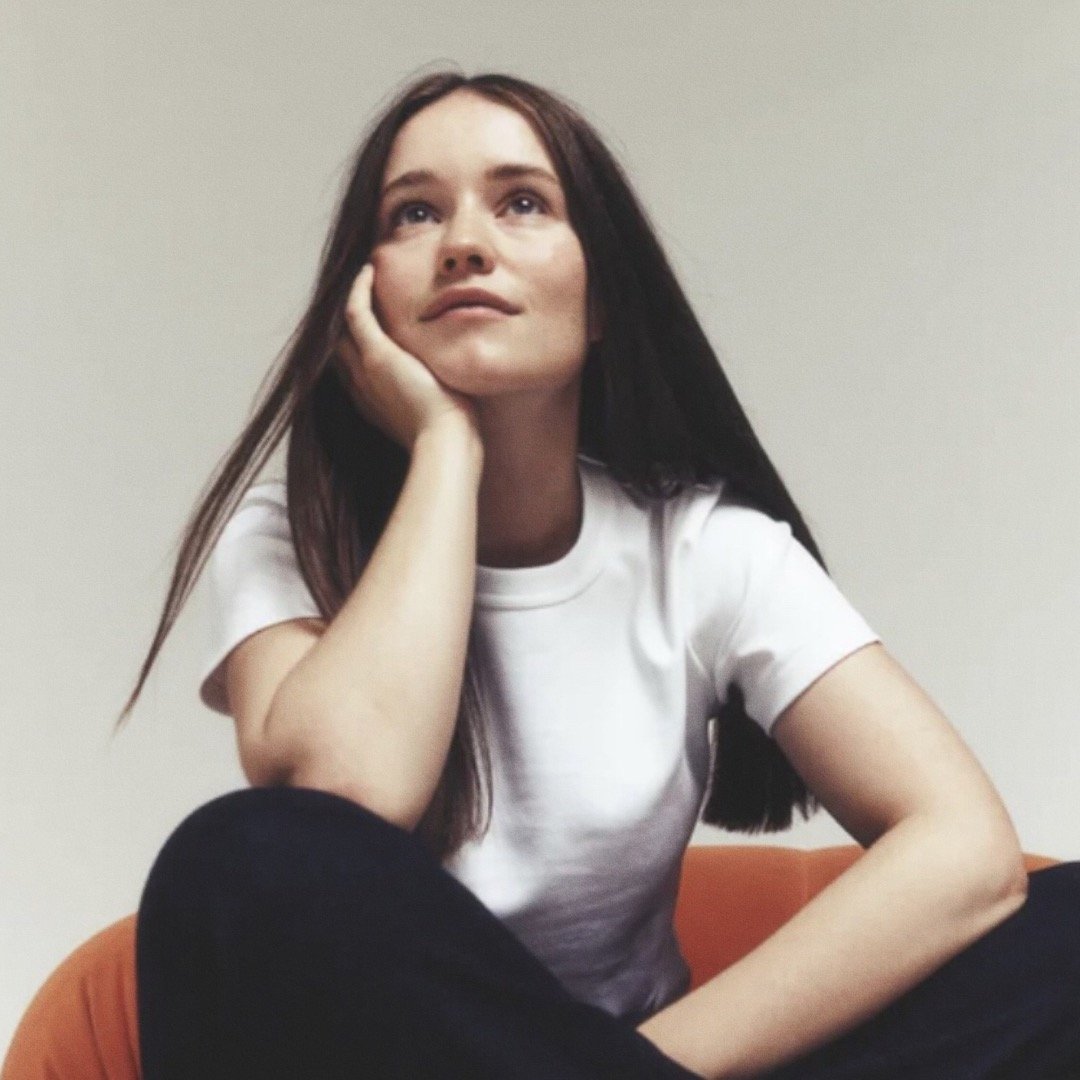 Sigrid - 'Strangers' music video.