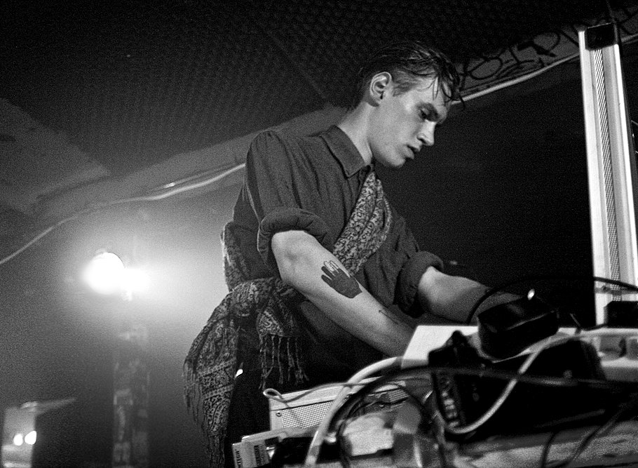 R l r музыка. Lr альбом. Loke rahbek elias. лр песни. лр песни.