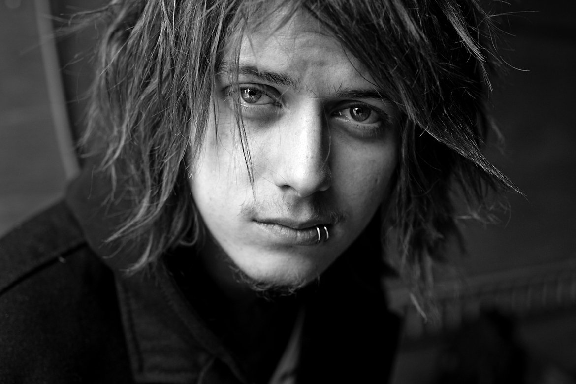 Бен брюс. Ben Bruce asking Alexandria. Гитарист аскинг Александрия. Дэнни уорсноп.