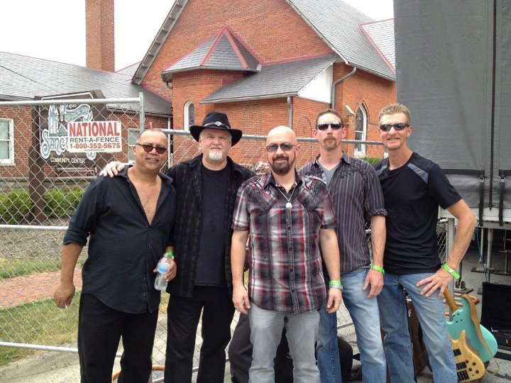 Группа агитаторс. Mark mayall. Mark may. May be группа 2006. Ripsy may группа.