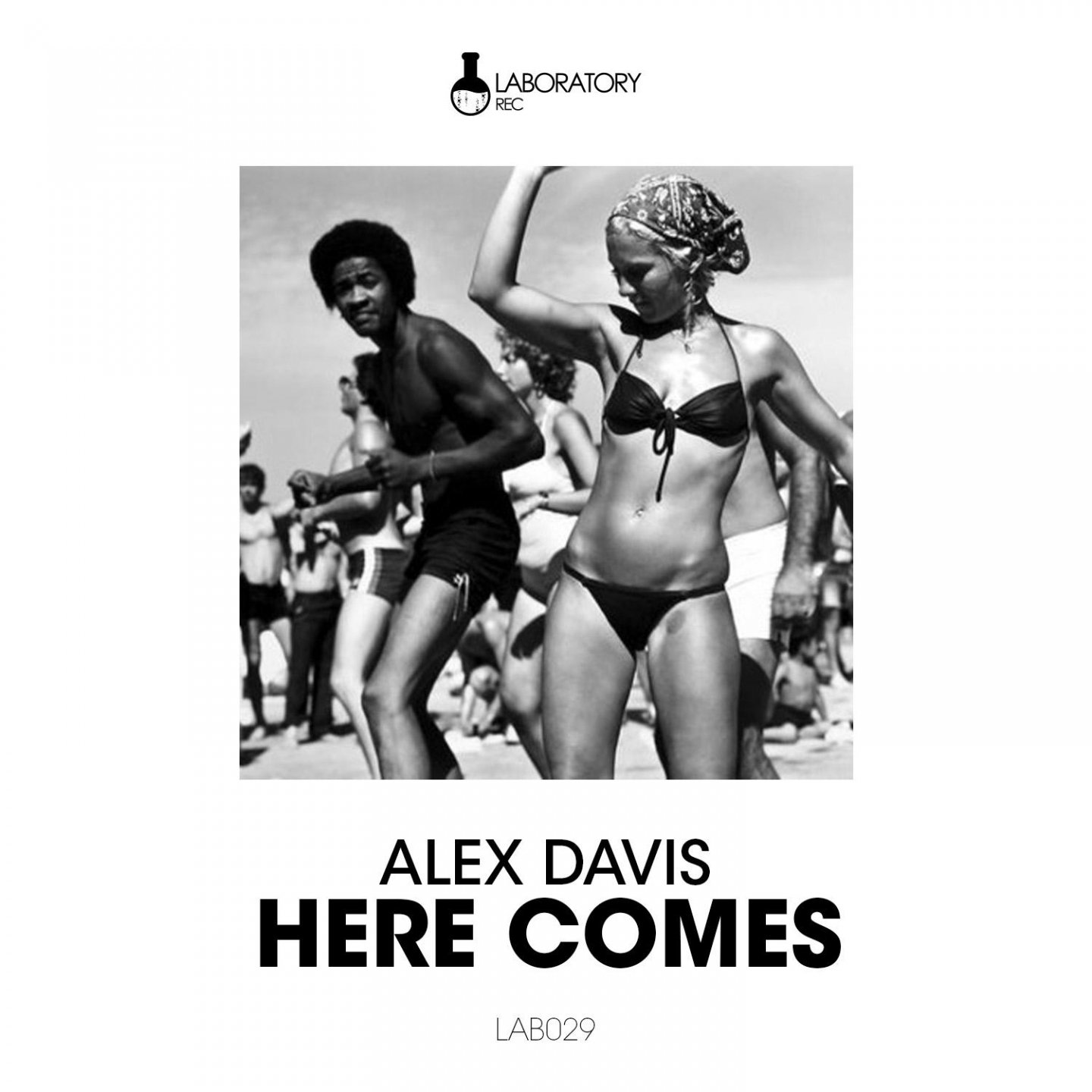 Here comes whiteman. Дэвис Найт. Alex Davis. Alex Davis размер. Here comes the Night.